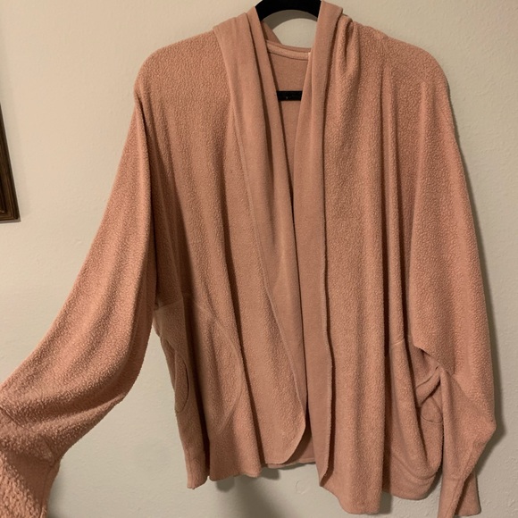 Cuuuteeee Urban Outfitters Hooded Soft Shawl - Picture 3 of 4